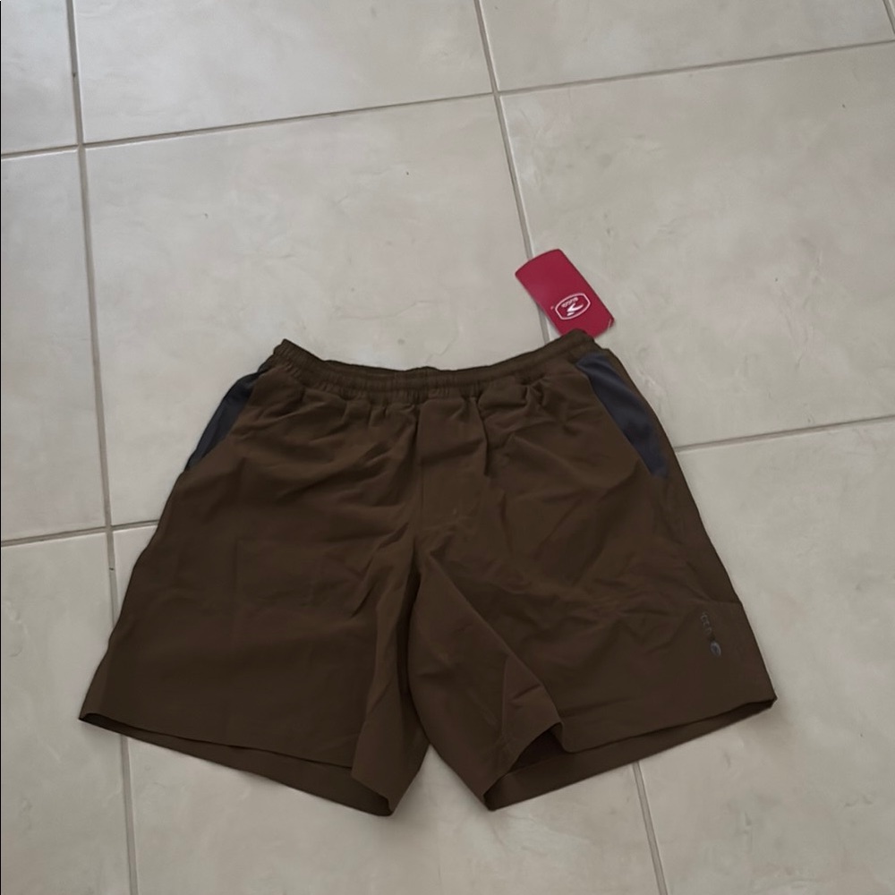 NWT men’s medium dry fit shorts 1415